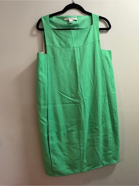 Diane Von Furstenberg Dresses & Skirts - Diane Von Furstenberg Vibrant Green Sleeveless Shift Dress